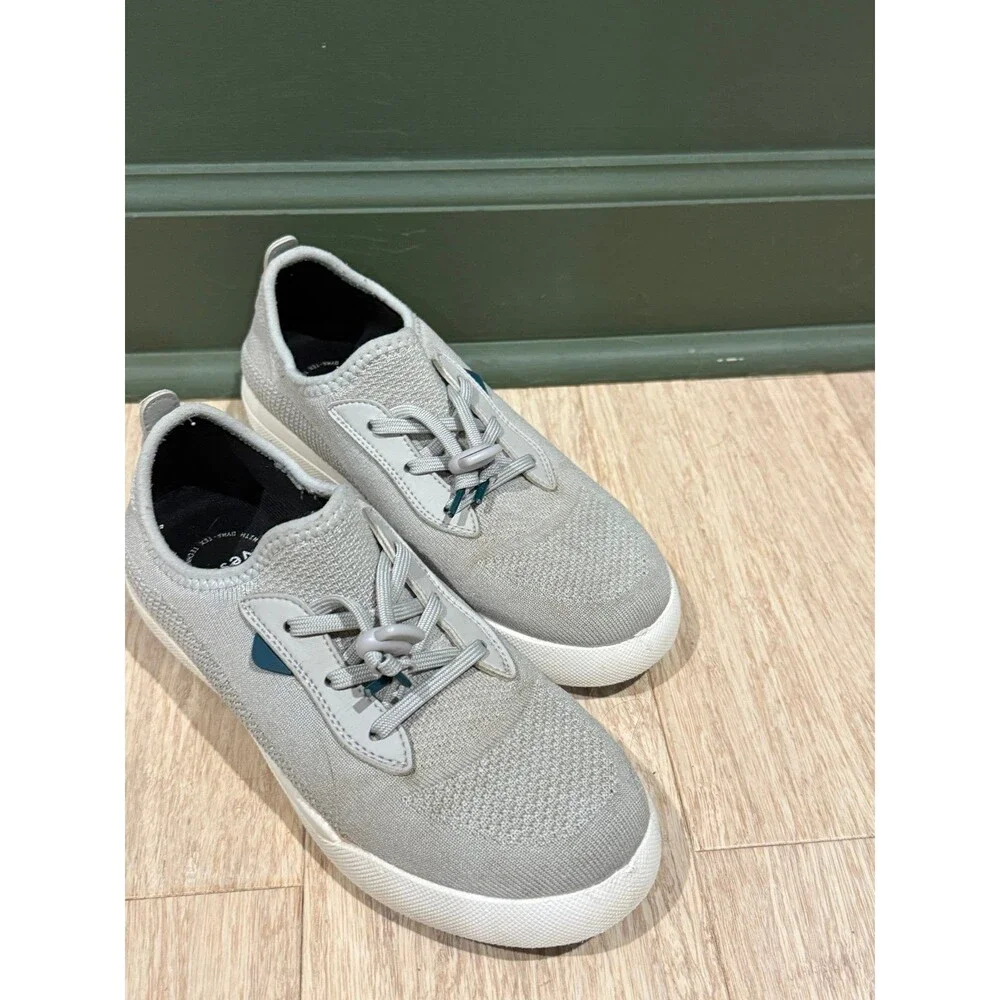 Vessie Gray Waterproof Girls Shoes size 4
